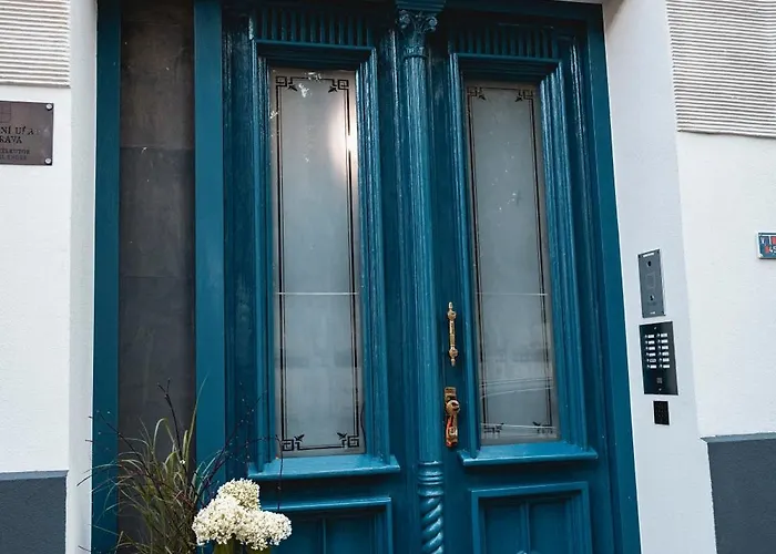 Penthouse Cafe & Vana & Panorama Apartman *